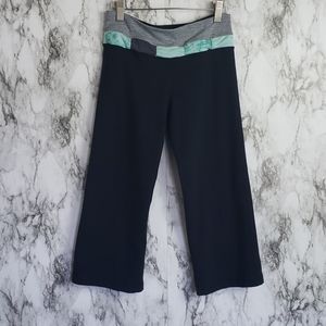 Lululemon Reversible Ruched Waist Athletic Capris
